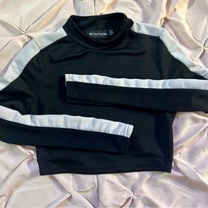 Pretty Little thing cropped top XS